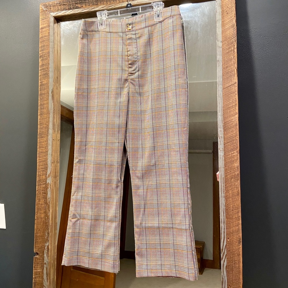 NWOT Wild Fable elastic waist plaid flare crop